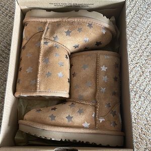 Brand New! Ugg kids size 8 star boots